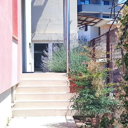 Atena Apartment *
