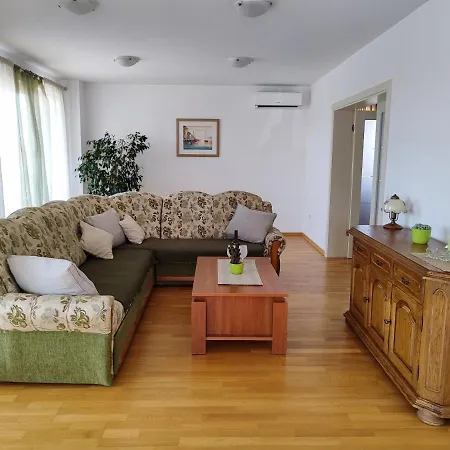 Atena Apartment *