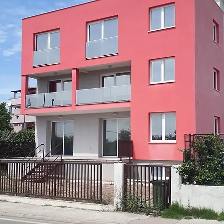 Atena Apartment *
